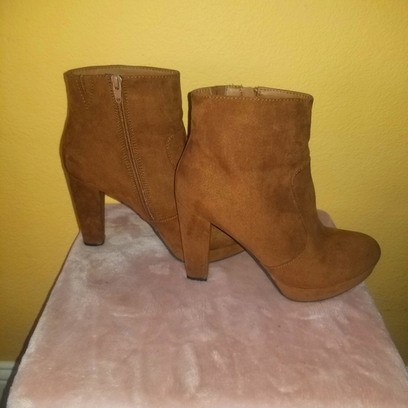 Mossimo Heeled Booties - Picture 3 of 7